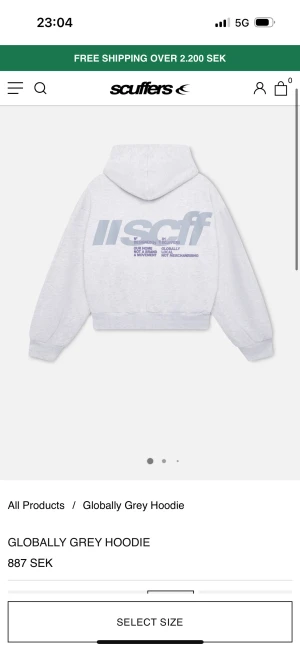 Grå hoodie från Scuffers med tryck - Grå scuffers hoodie med tryck på ryggen, säljer pga kommer ej till användning. Nästan ny skick bara använd få tak gånger. Org pris 887kr! Priset kan diskuteras.