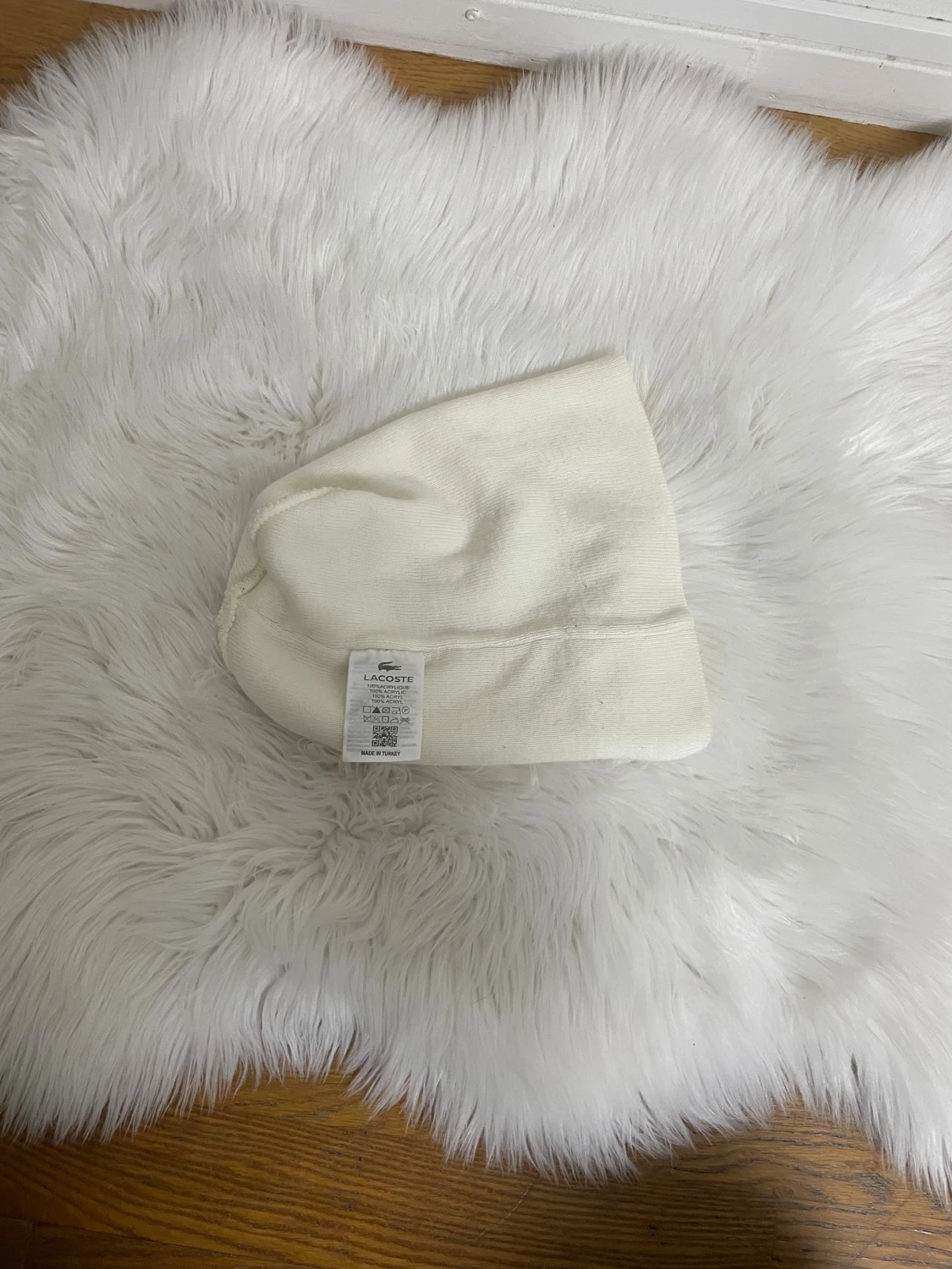Vit mössa från Lacoste - 2