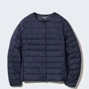 Uniqlo jacka - Säljer min marinblåa jacka från uniqlo i storlek xs, använda ett fåtal gånger, så den är i utmärkt skick!💕💕