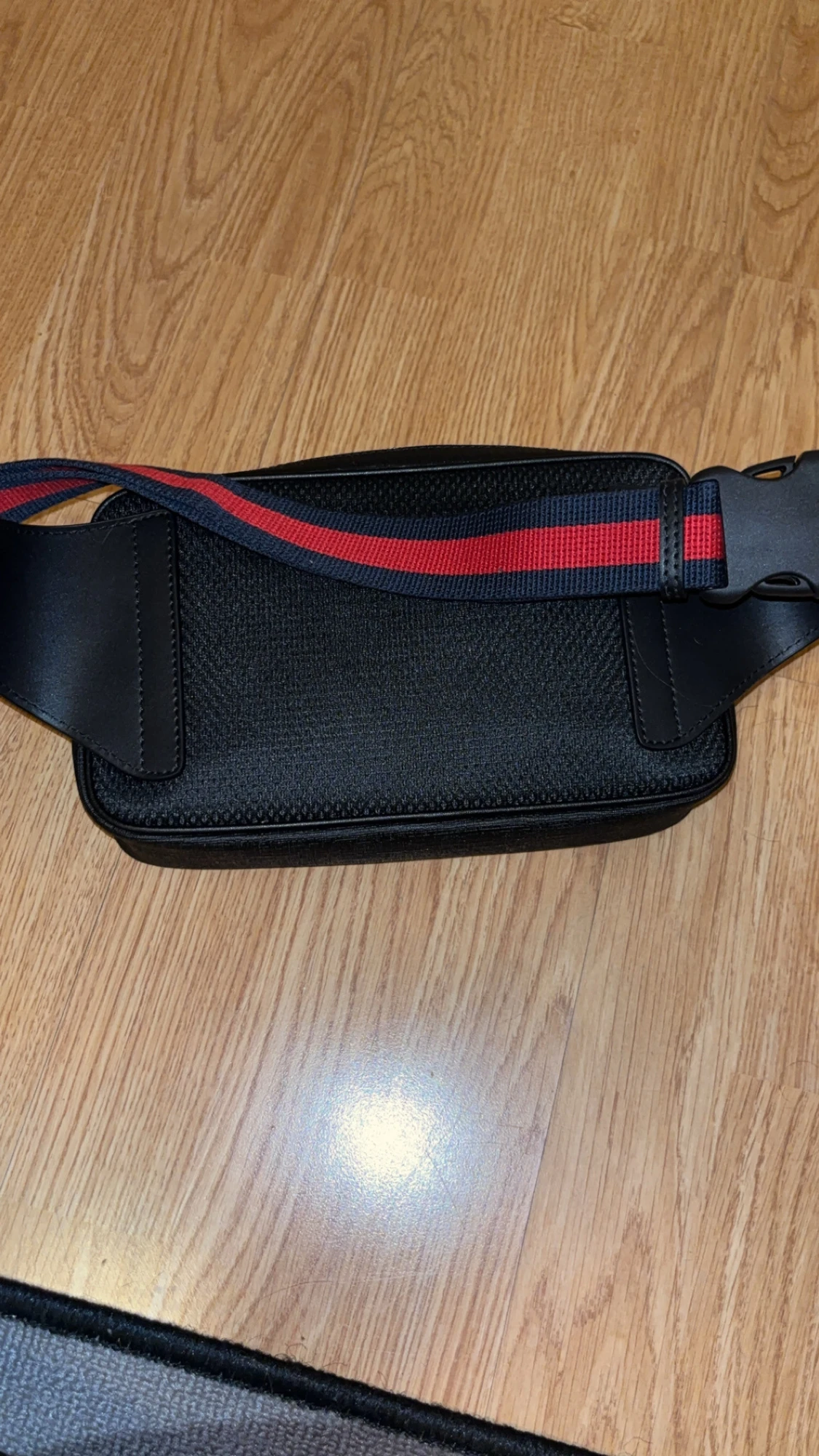 Gucci midjeväska  - 1