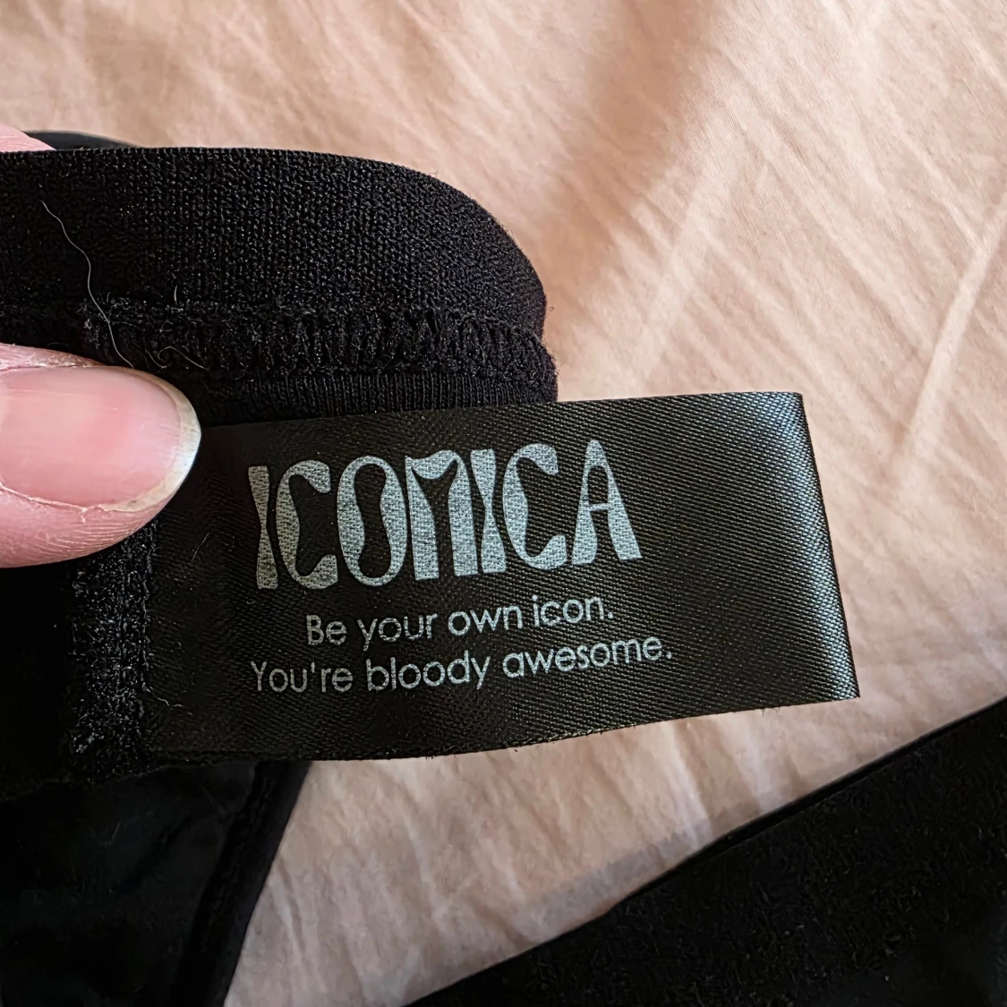 5 nya svarta menstrosor L samt 2 bikini Menstrosa L  - 4