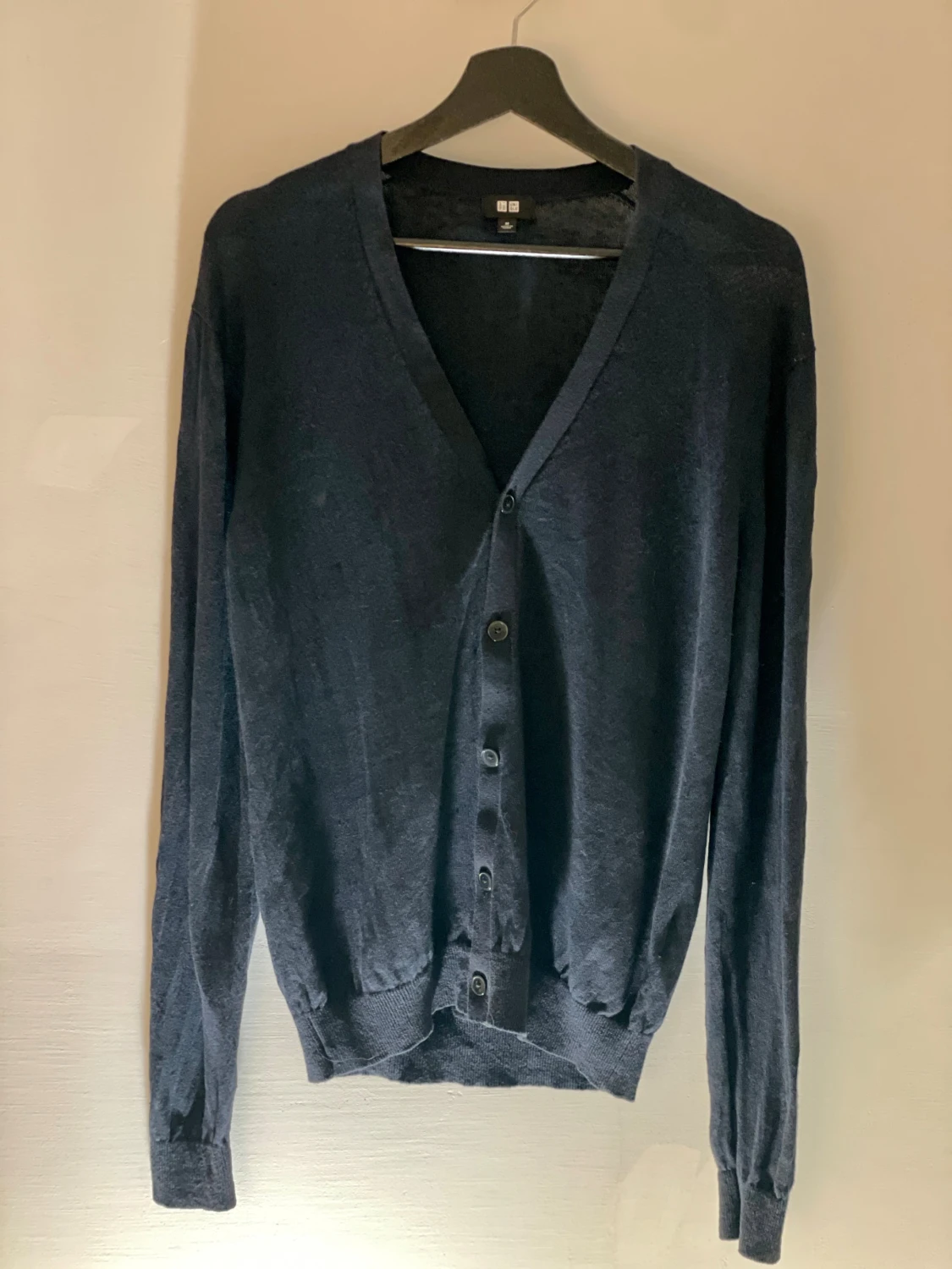 Mörkblå kofta från Uniqlo