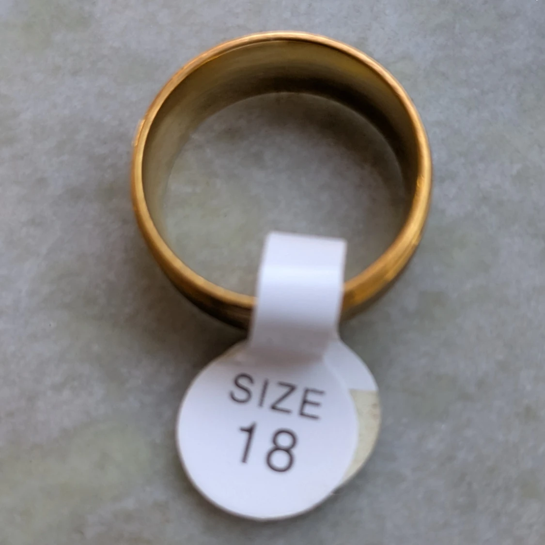 Guldfärgad ring - 2