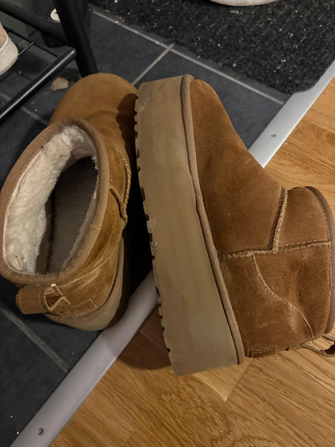 UGG W Classic Ultra Mini Platform - 4