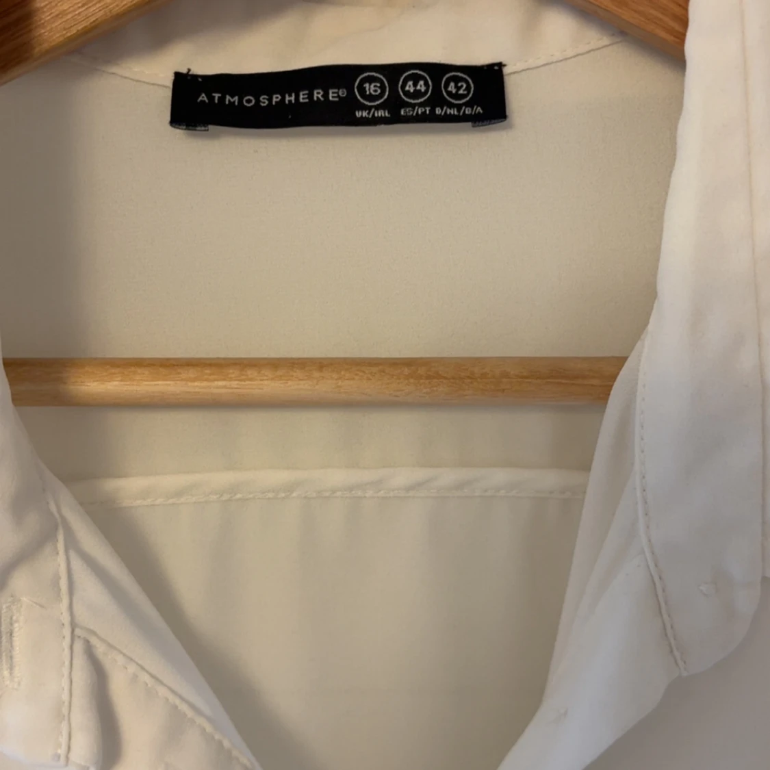 Vit skjorta från Atmosphere - 1