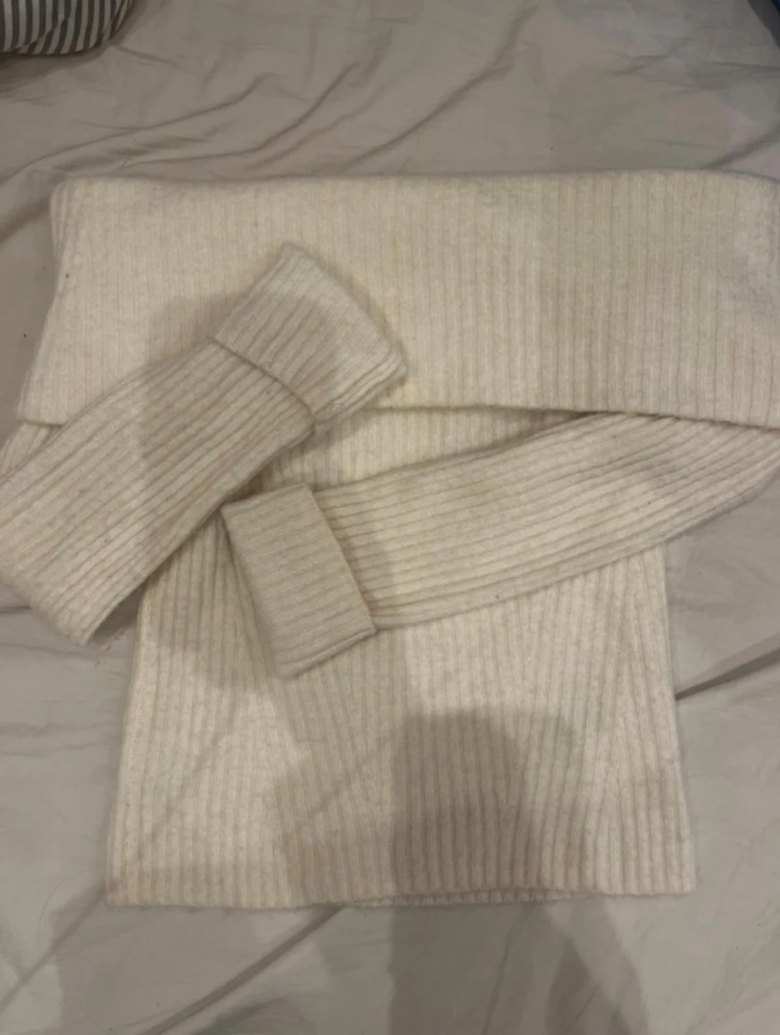 Offshoulder ribbad stickad tröja - 1