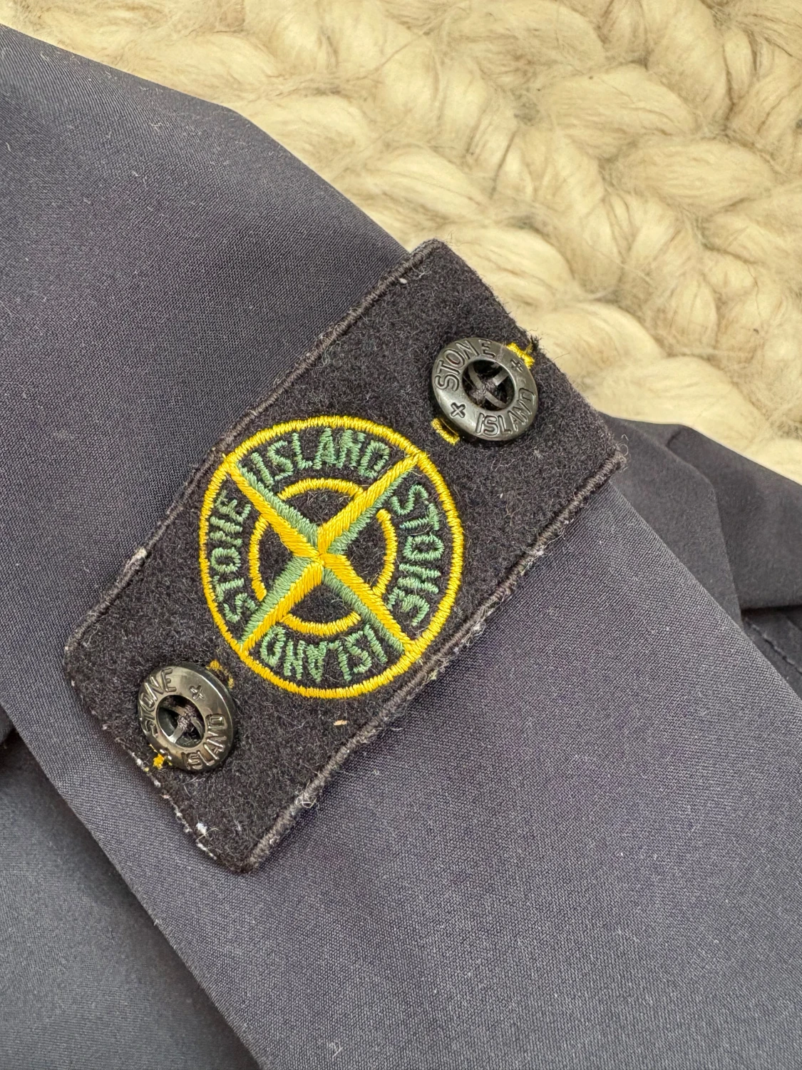 Marinblå fodrad vindjacka från Stone Island stl 10 år - 2