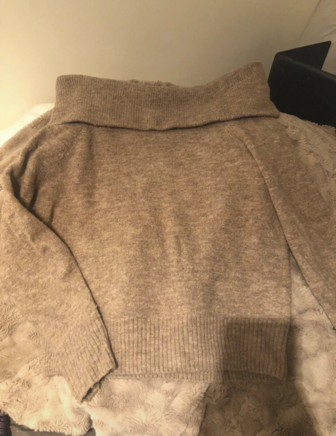 Beige polotröja från H&M