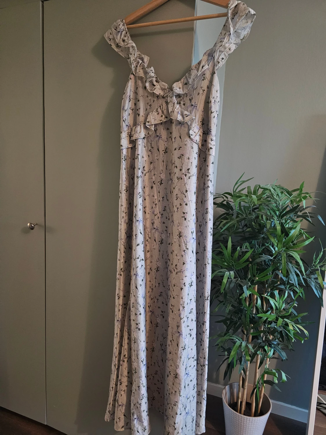 Långklänning med volangdetaljer från ONLY - 1