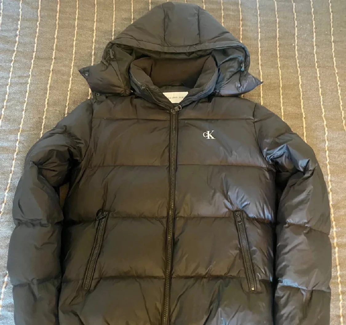 Svart pufferjacka från Calvin Klein Jeans - 1