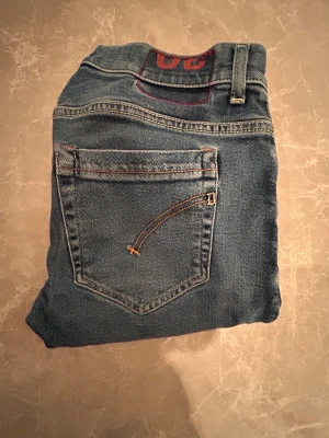 Dondup George  - Säljer nu dessa dondup George bara hojta till om du har några frågor angående jeansen 