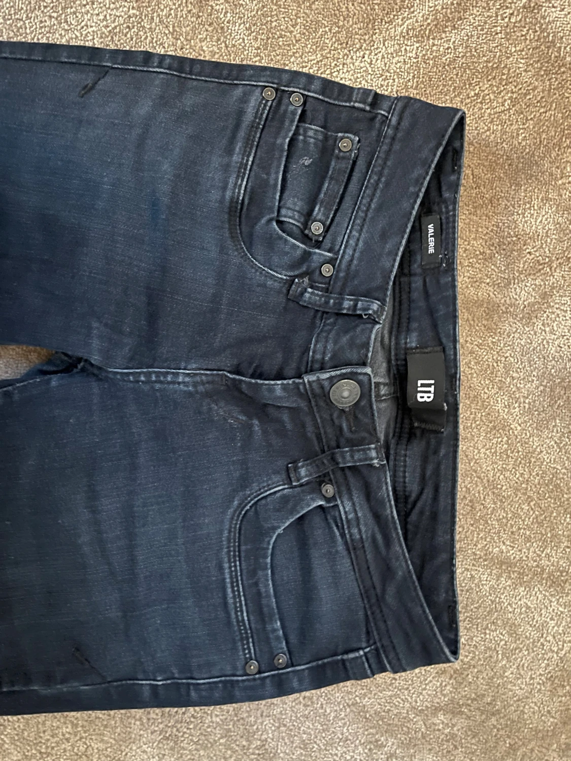 Mörkblå bootcut jeans från LTB