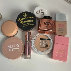 Säljer använt makeup -  Säljer dessa produkter eftersom att jag inte använder dem längre. Om du har frågor om dessa produkterna är det bara att skriva till mig. Pris diskuteras och frakt ingår. (Allt tsm kostar 170kr) 