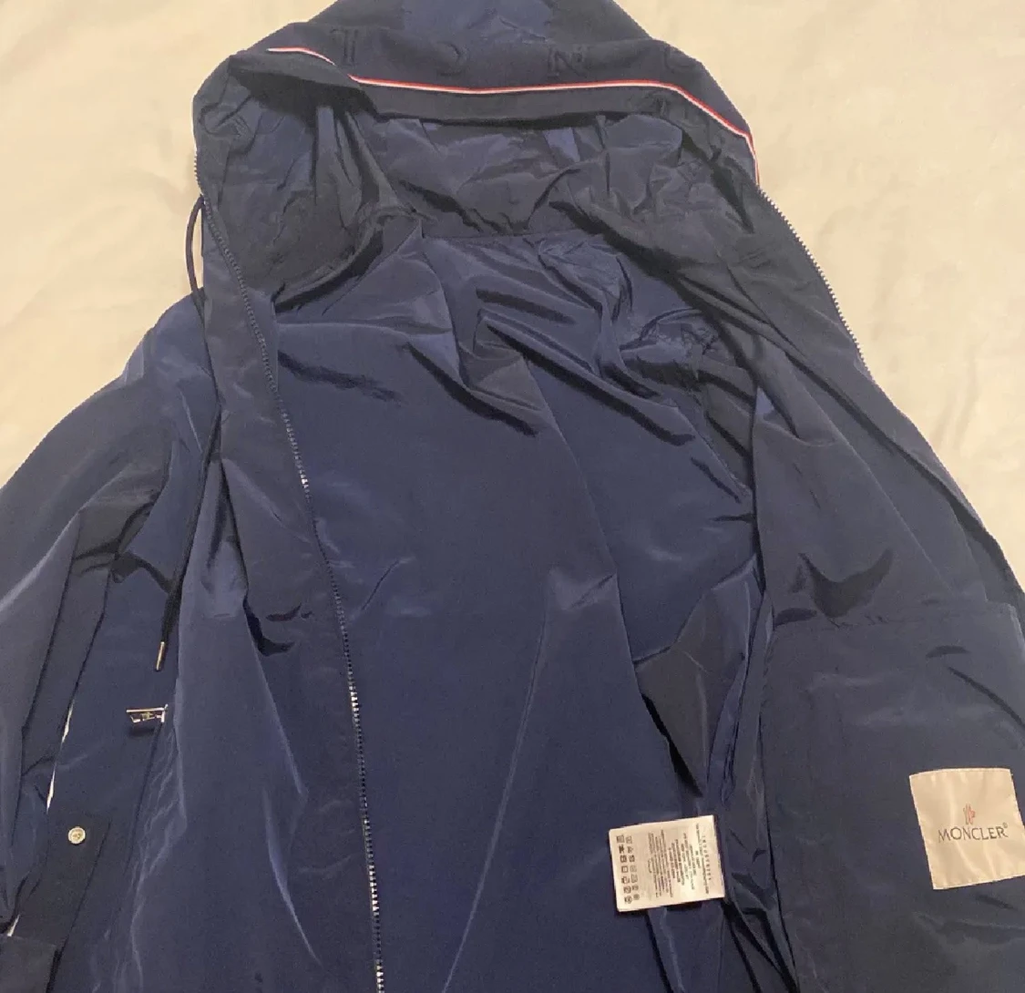 Mörkblå vindjacka från Moncler - 1