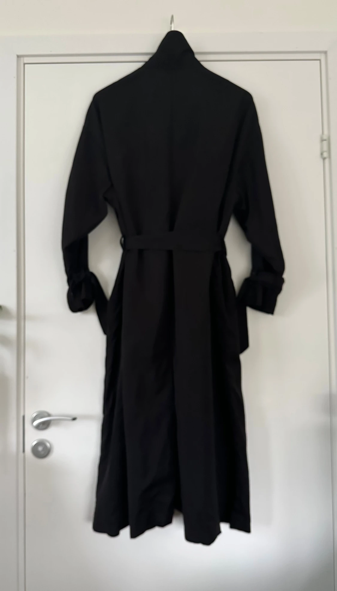 Svart trenchcoat från H&M, strl M - 1