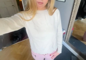 Vit stickad tröja - Vit stickad tröja