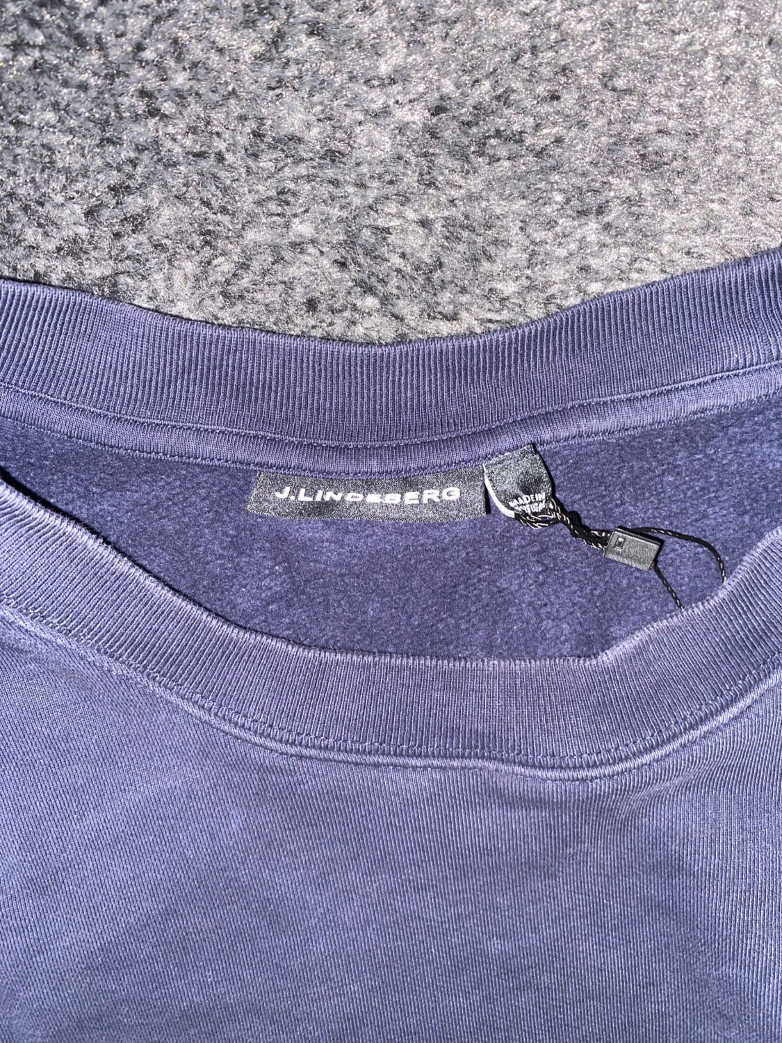 Mörkblå sweatshirt från J.Lindeberg - 3