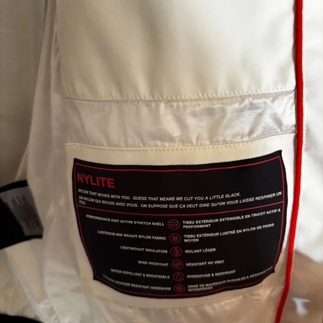 Vit vindjacka från Moose Knuckles - 1