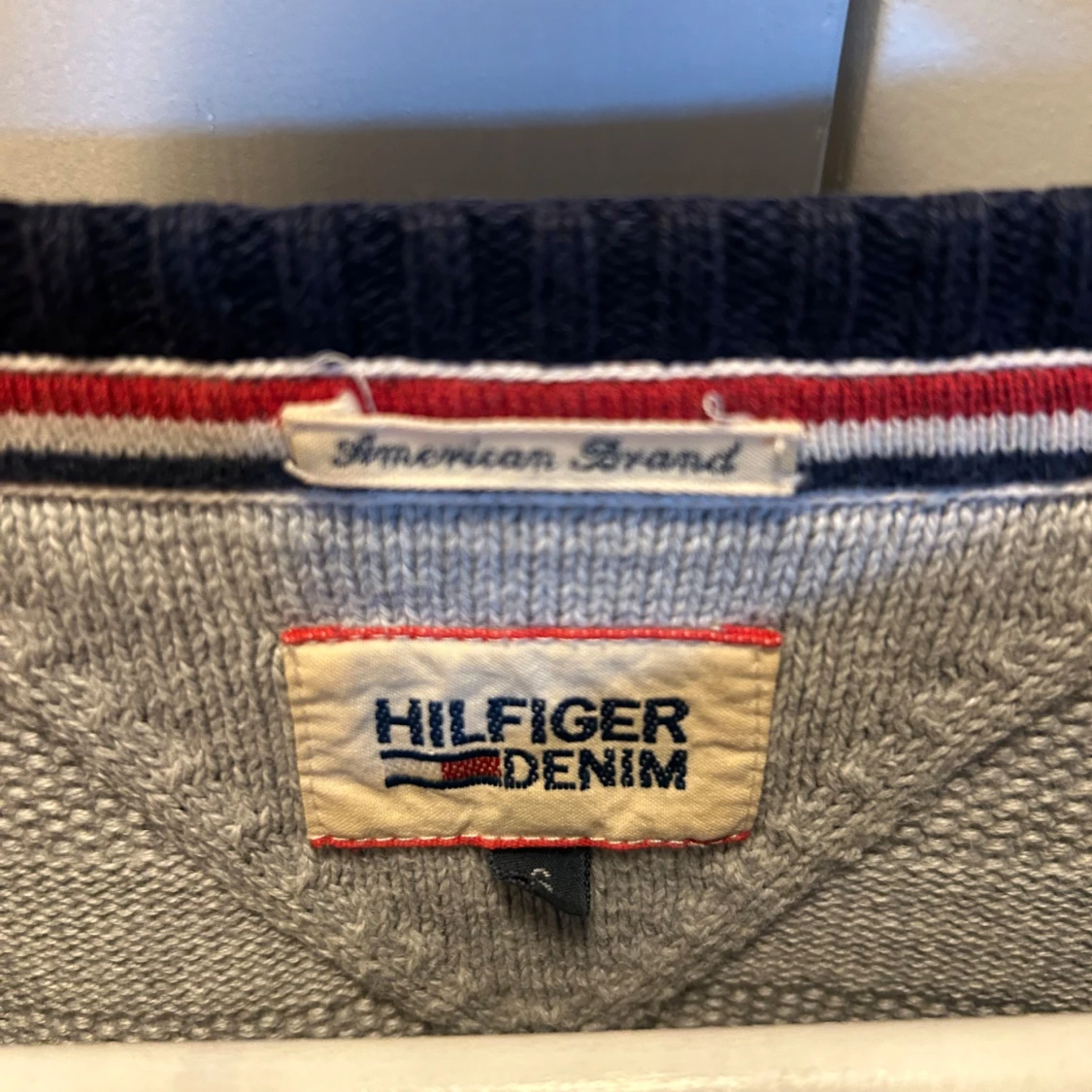 Stickad tröja med stjärnor från Hilfiger - 1