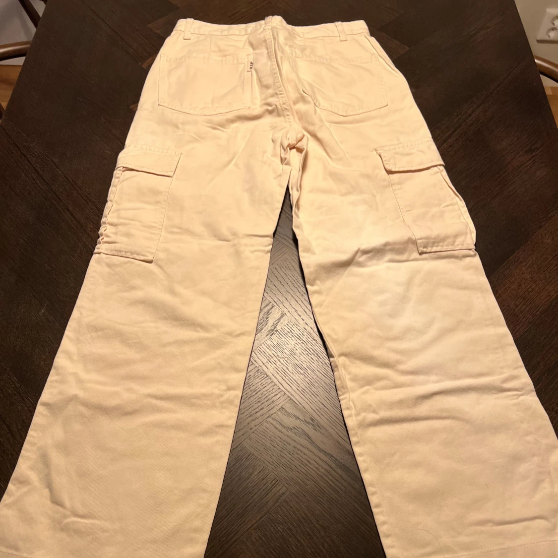 Beige cargopants med raka ben - 2