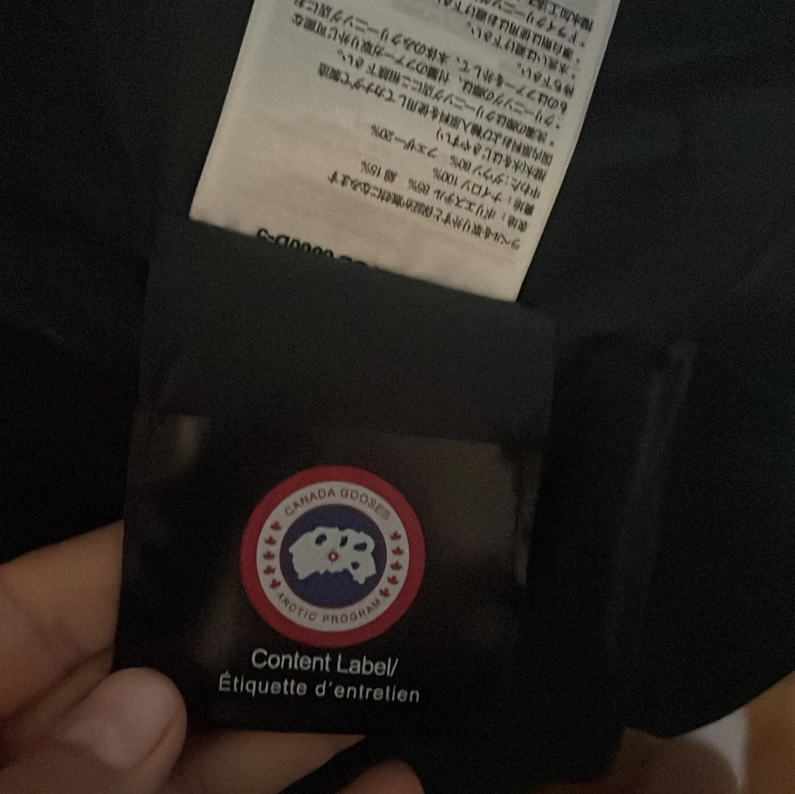 Canada goose jacka grå med röd detalj. - 2