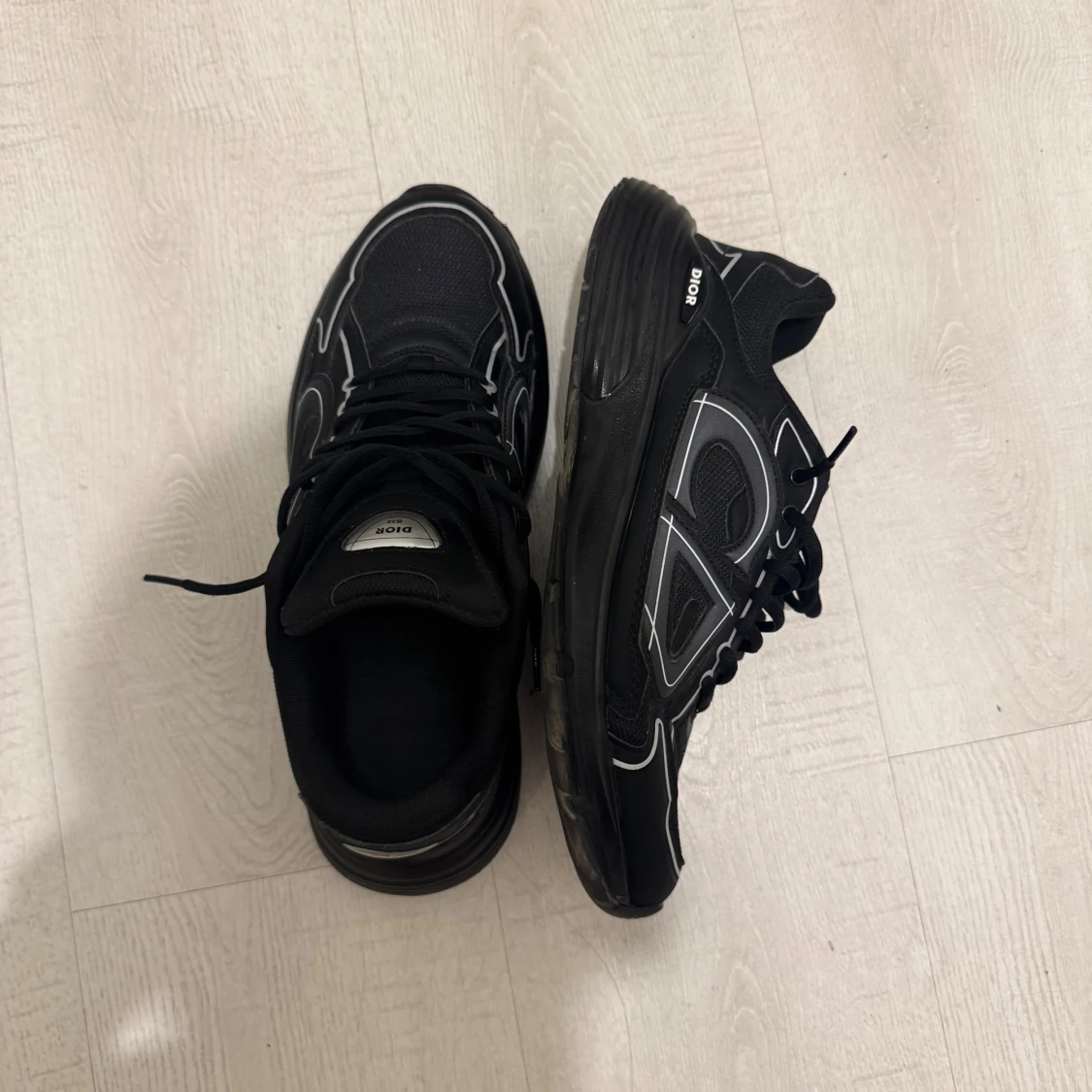 Svarta D sneakers - 1