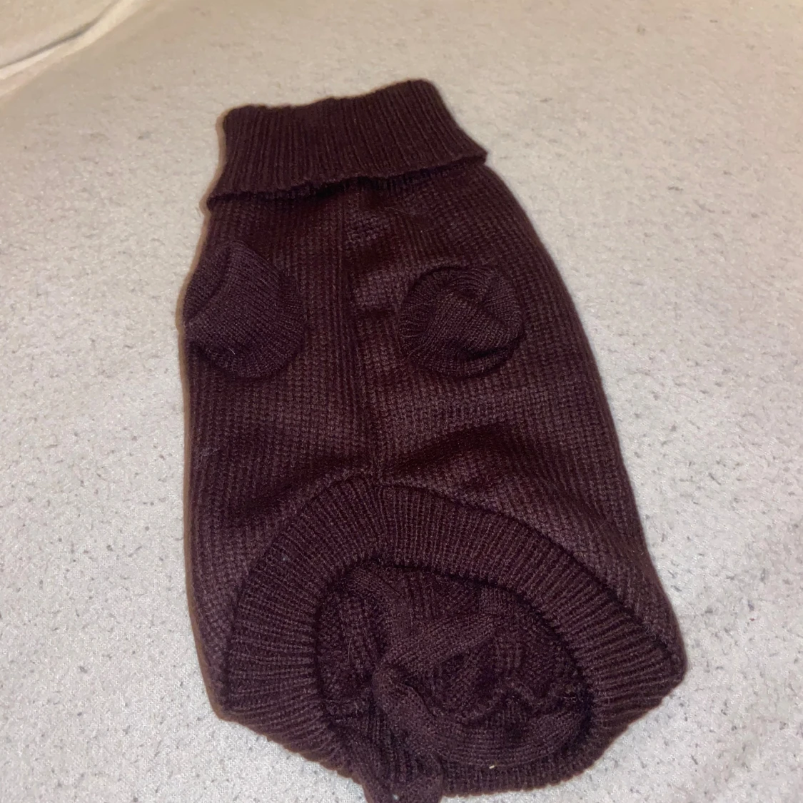 Lila/brun stickad tröja till hund - 1