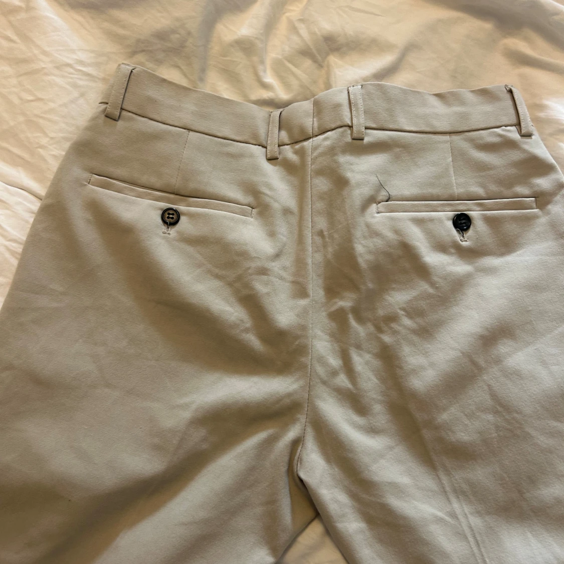 Beiga kostymbyxor från PWT Brands - 1