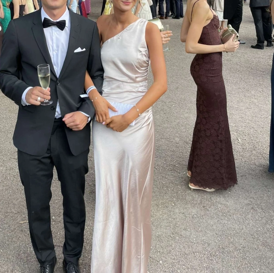 Balklänning i satin