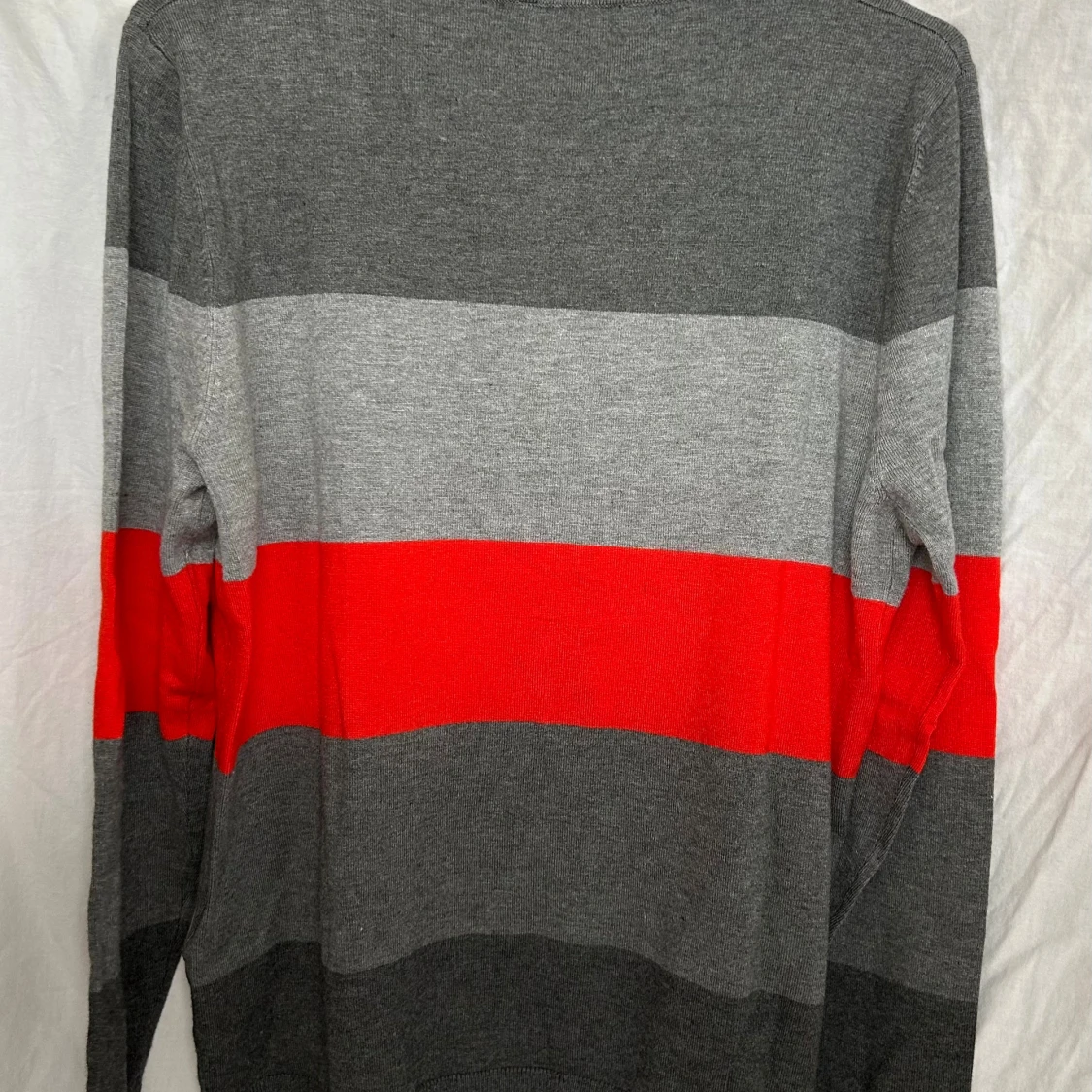 Retro Gray & Red Striped Cardigan – Preppy Y2K Vibes - 1