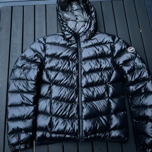 Colmar pufferjacket - Colmar pufferjacket i mycket bra skick, inga skador eller liknande, storlek 44/ xs/s
