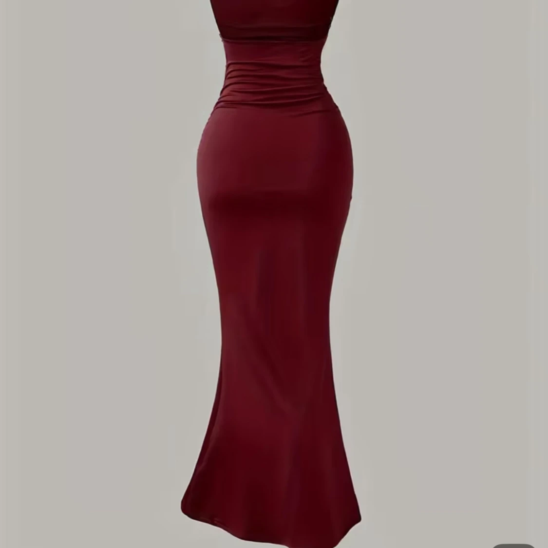 Vinröd långklänning med knyt i nacken - 3