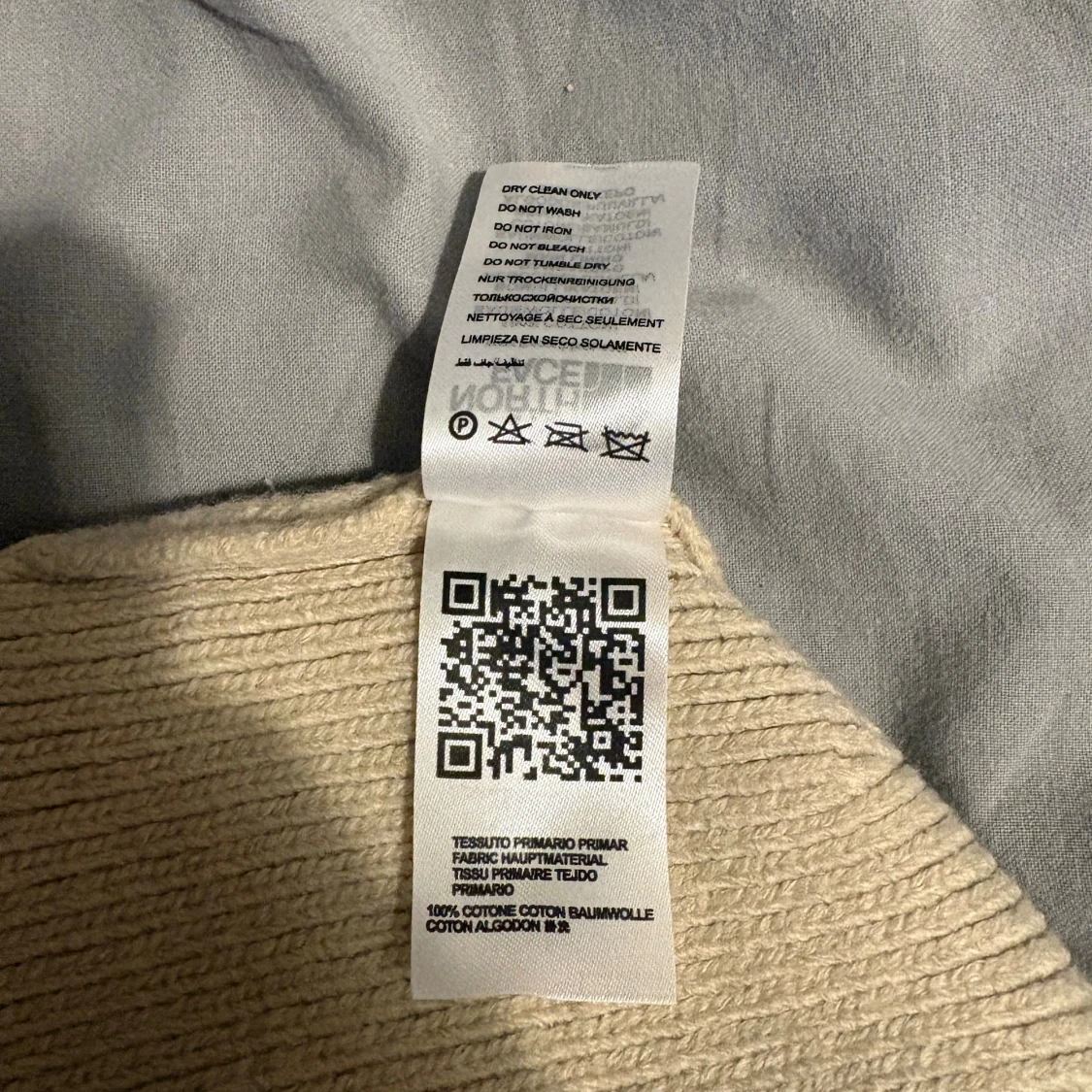 Beige mössa från The North Face - 2