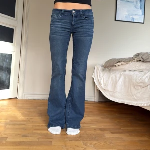 Lowwaist jeans - Snygga blå jeans från din vintage shop, helt oanvända. Supersköna och fina jeans!💗