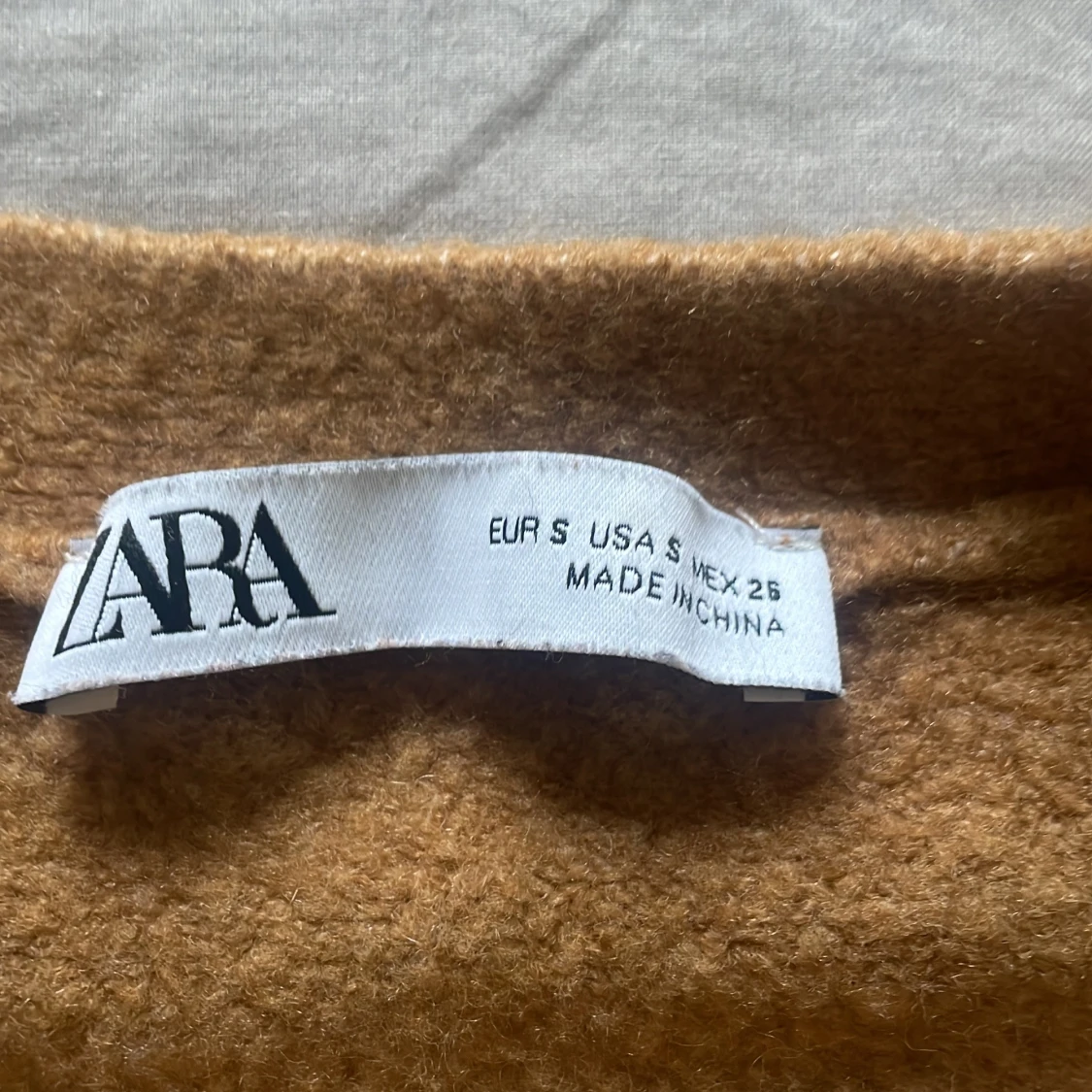 Croppad Zara ullblend beige kofta med stora knappar - 4