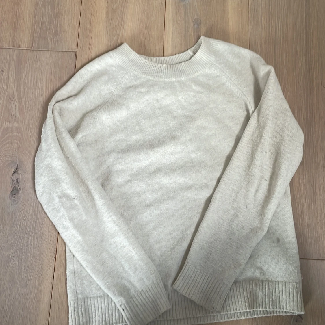 Beige stickad tröja från Vero Moda - 1