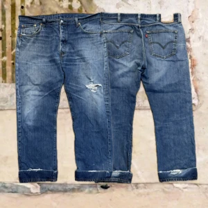 Levis 501 - Tjena! Säljer dessa Levis jeans i modellen 501, jeansen är 50cm i midjan alltså passar dom som W36, jag är 186 och passar mig på längden men är alldeles för stora i midjan, hör av dig vid funderingar!🙌