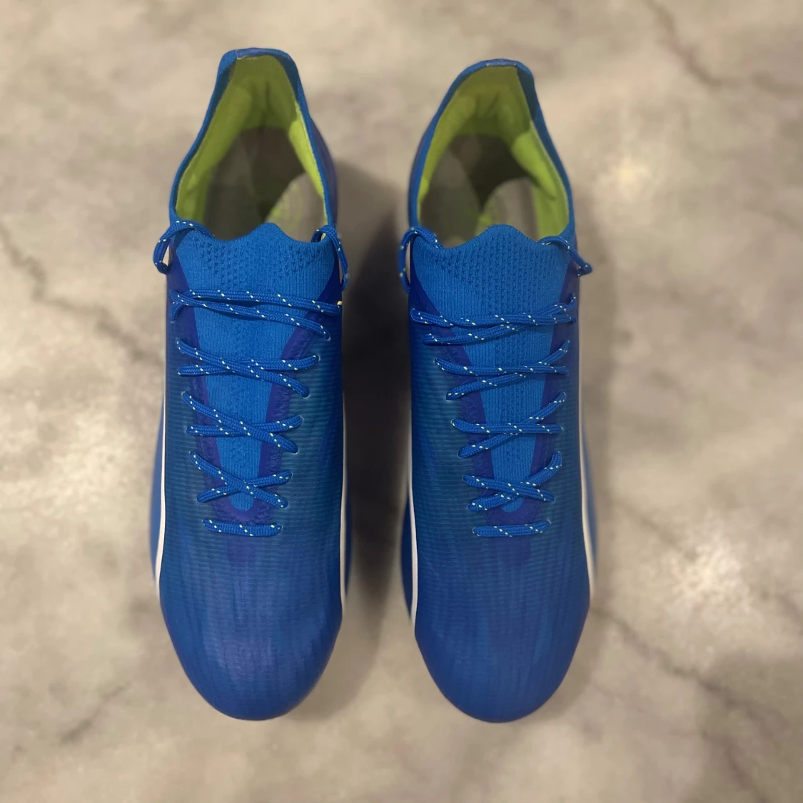 Blå Puma Ultra fotbollsskor