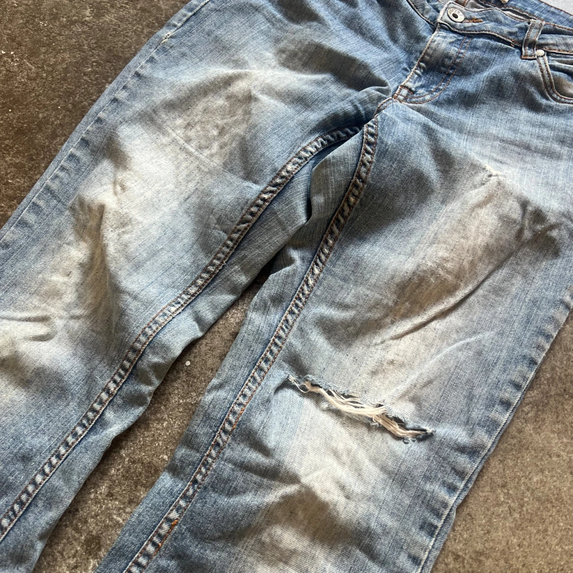 Ljusblåa Lågmidjade Jeans - 2