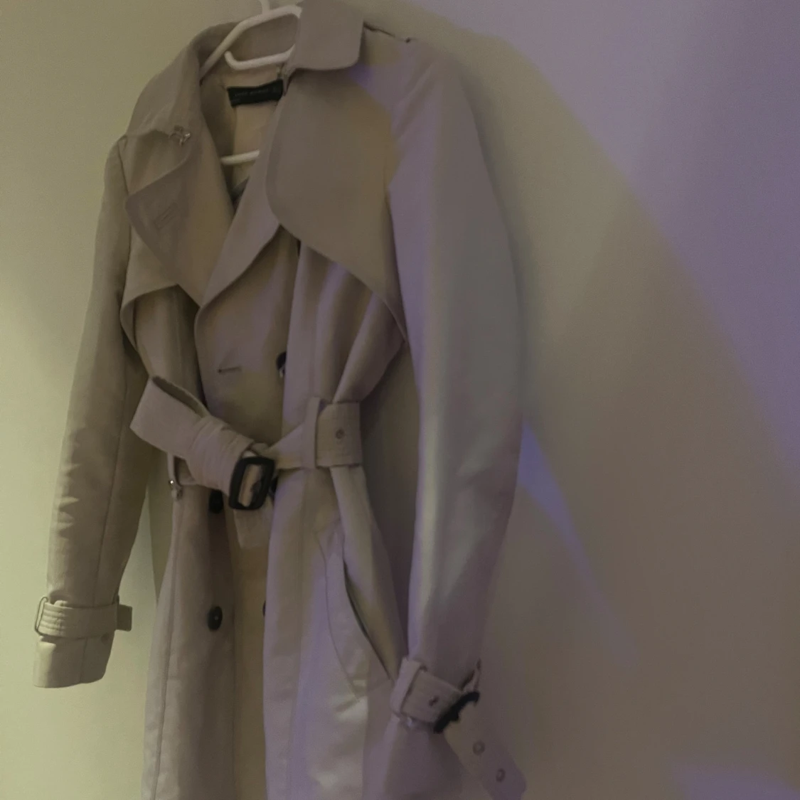 Beige trenchcoat från Zara Woman