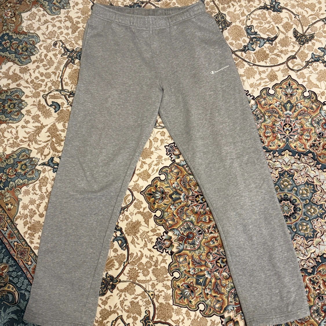 Grå mjukisbyxor från Champion M