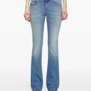 Sååå snygga diesel jeans - Såååå snygg diesel jeans i modellen D-ebbey storlek 25/30❤️❤️ Toppen skick❤️ Säljer flera diesel jeans sååå kika dem också❤️