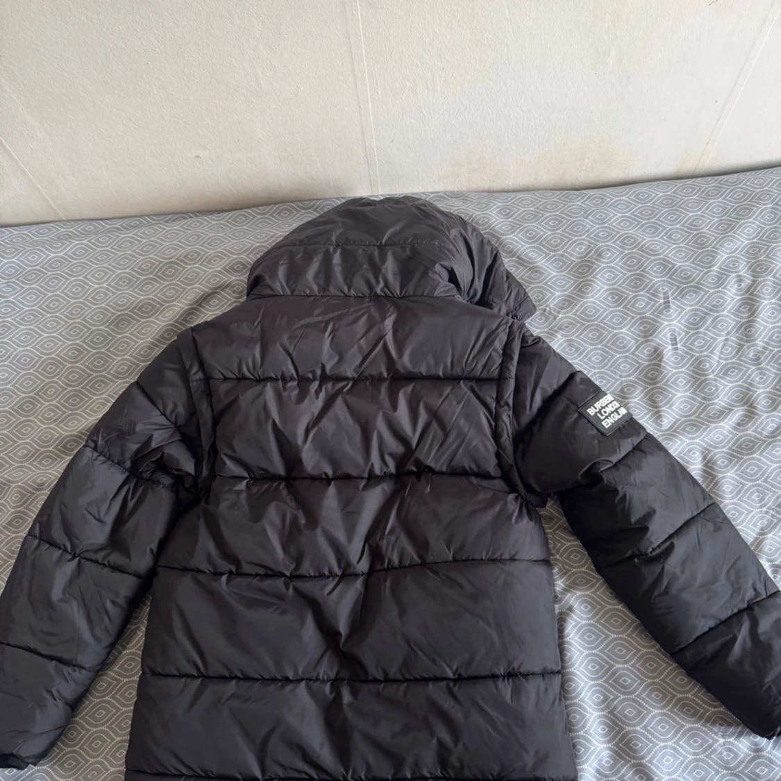 Svart pufferjacka från Burberry - 3