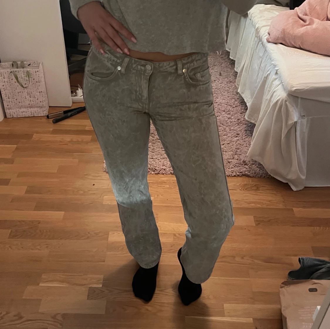 Grå jeans