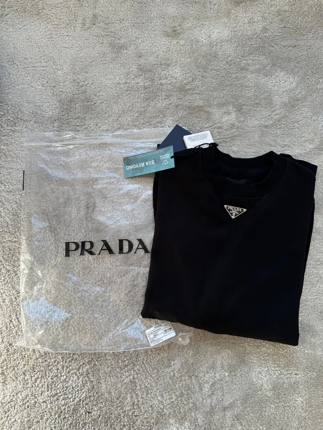 Svart sweatshirt från Prada - 1
