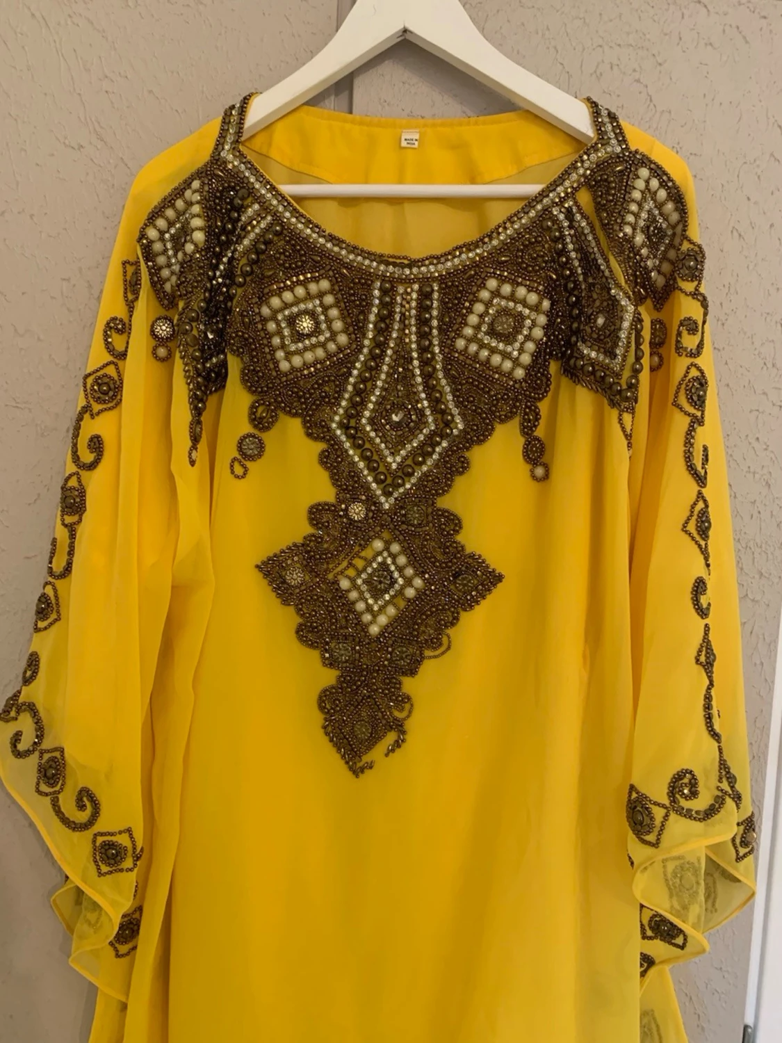 Gul långklänning med broderi - 2