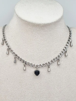 Handgjort halsband med Zirconia-hjärta  - Material-rostfritt stål . Kedjetjocklek-5mm 