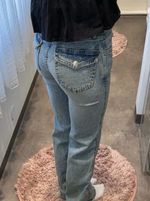 Lager157 bootcut jeans - Ljusblå bootcut jeans från lager157 i fint skick. De är i storlek xs full length, skulle säga att de passar även s! 