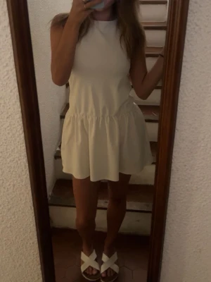 Snygg klänning - Snygg sommarklänning från Hm. Kommer ej till användning mer 