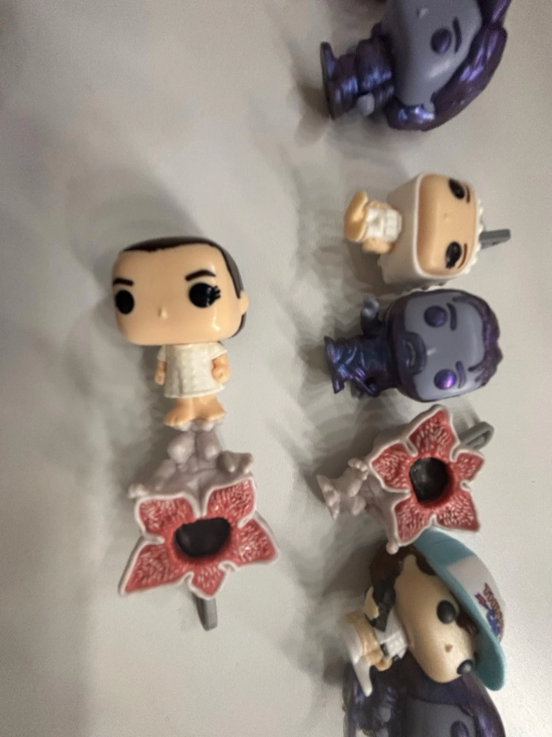 13 stycken stranger things kinder joy gubbar!☺️ - 2